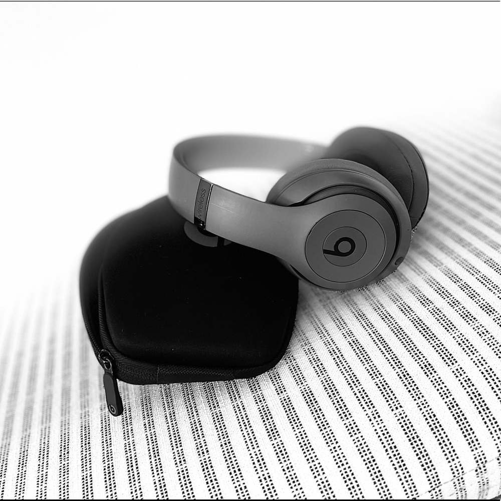 Wireless Beats by Dre Headphones